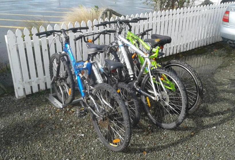 Moeraki Boulders Motel