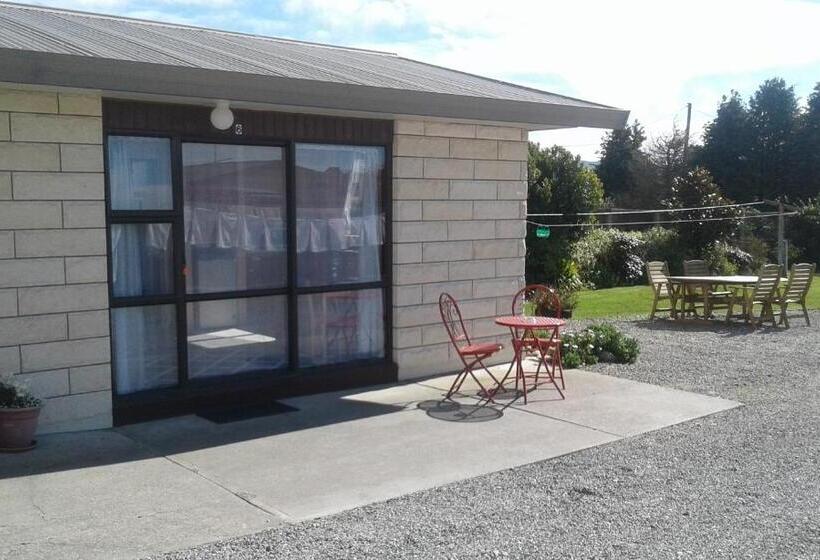 Moeraki Boulders Motel