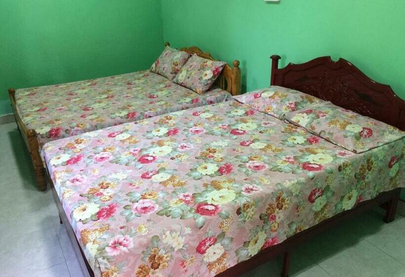 모텔 Kalkudah Budget