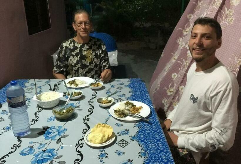 모텔 Kalkudah Budget