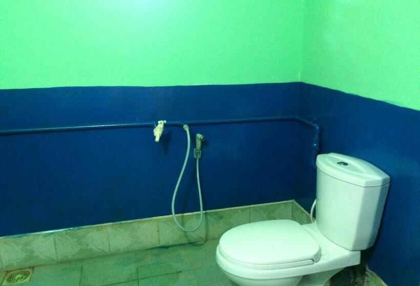 모텔 Kalkudah Budget