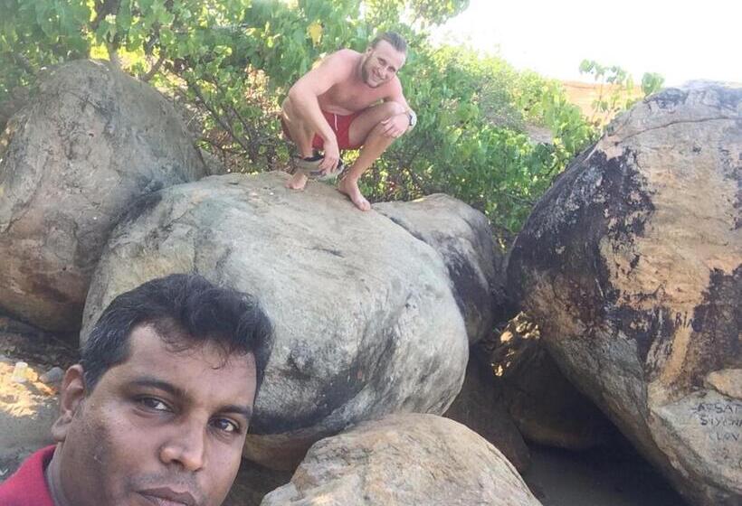 모텔 Kalkudah Budget