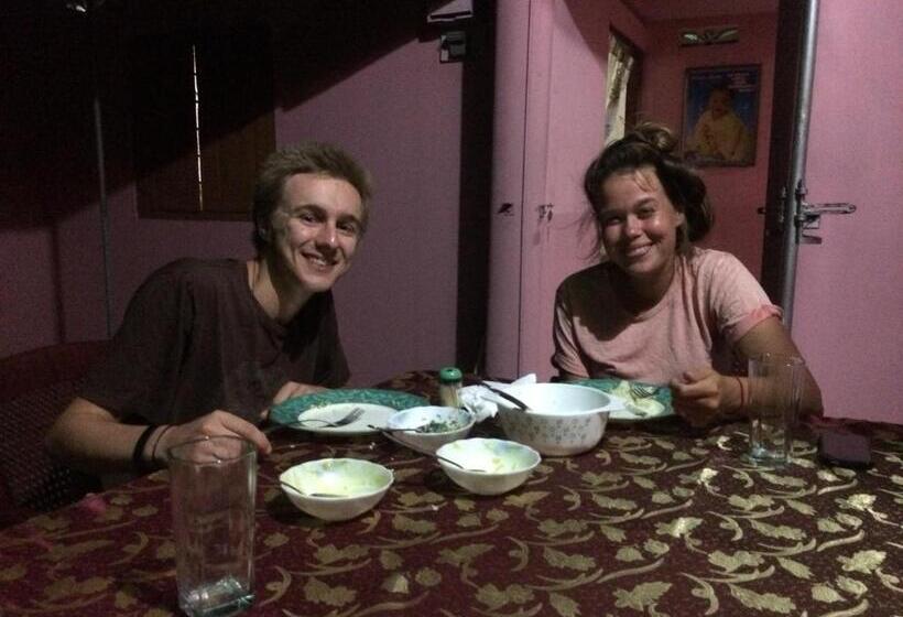 모텔 Kalkudah Budget