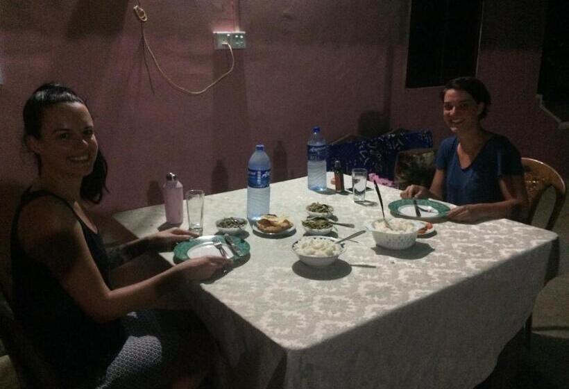 모텔 Kalkudah Budget