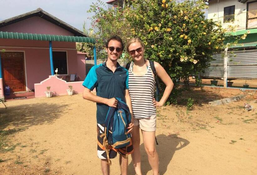 모텔 Kalkudah Budget