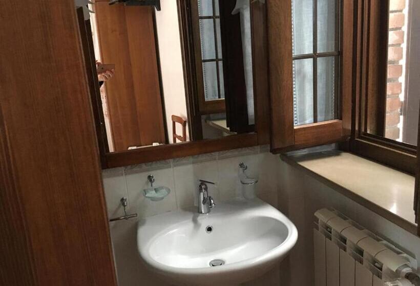 ペンション Appartamenti E Camere Il Poggio Di D Angeli Lidia