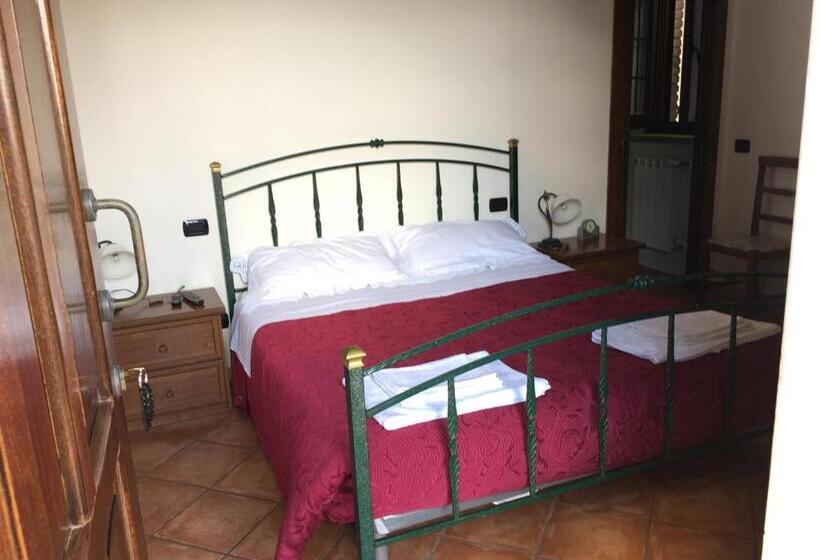 ペンション Appartamenti E Camere Il Poggio Di D Angeli Lidia