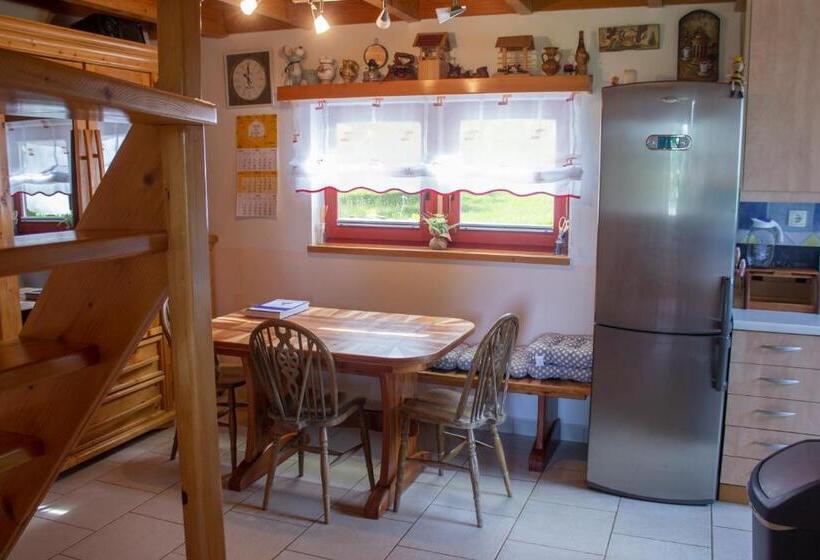 پانسیون Bee House Maya