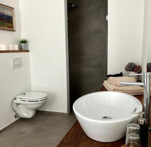 پانسیون Juvanova Hiša   Apartments And Rooms