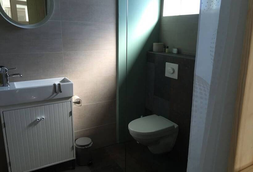 پانسیون Lindartun Guesthouse