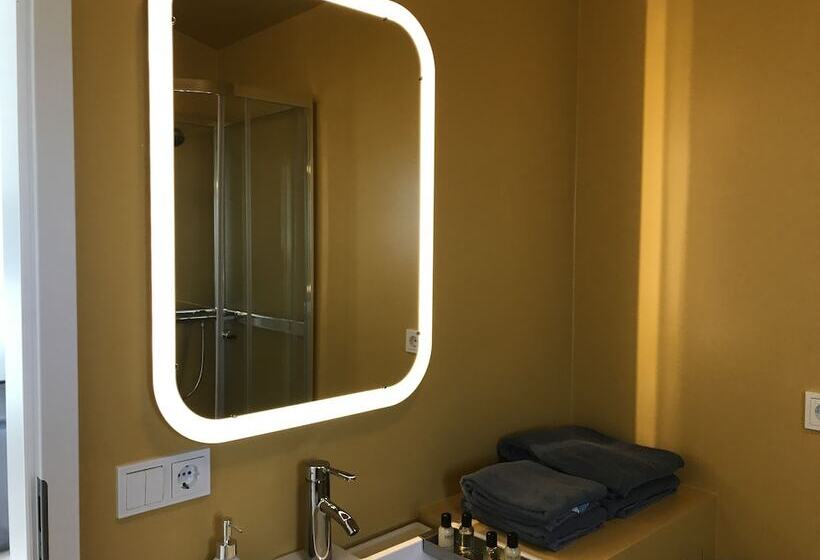 پانسیون Lindartun Guesthouse