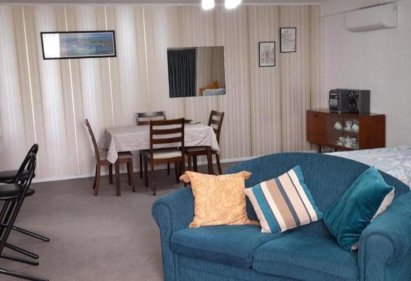 פנסיון Park View  Home Away From Home