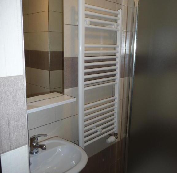 膳宿费 Penzion U Splavu