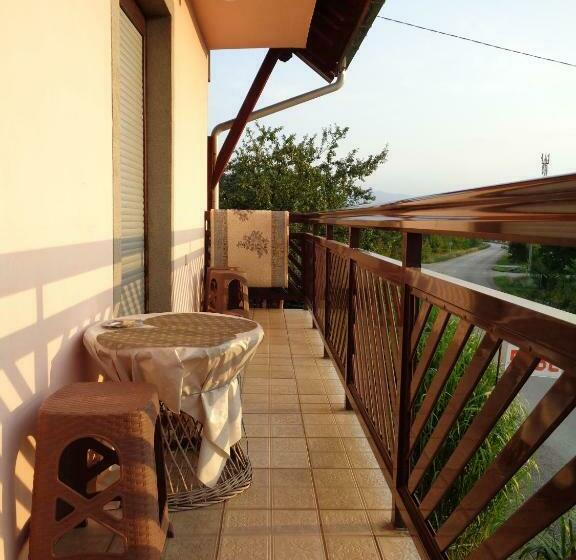 پانسیون Sobe Rooms Amira