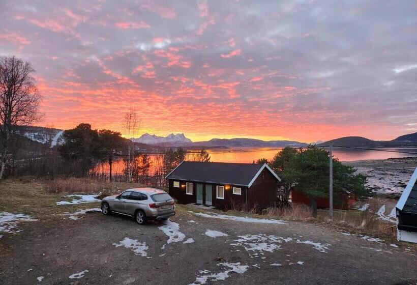 Пансион Ulvsvåg Gjestgiveri Og Fjordcamping As