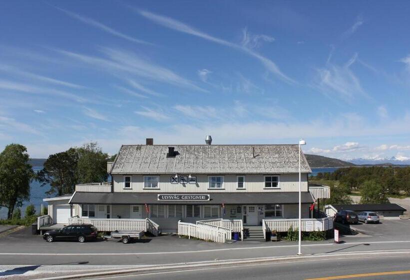 פנסיון Ulvsvåg Gjestgiveri Og Fjordcamping As