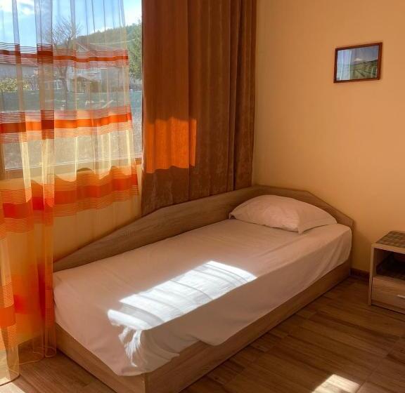 بنسيون Villa Elina