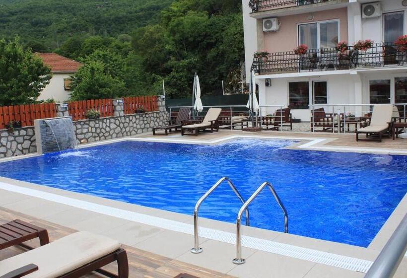 پانسیون Villa Mimi