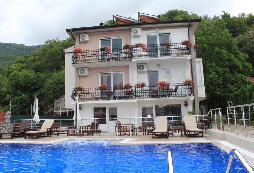 پانسیون Villa Mimi