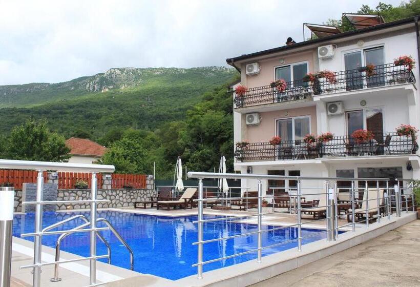 پانسیون Villa Mimi