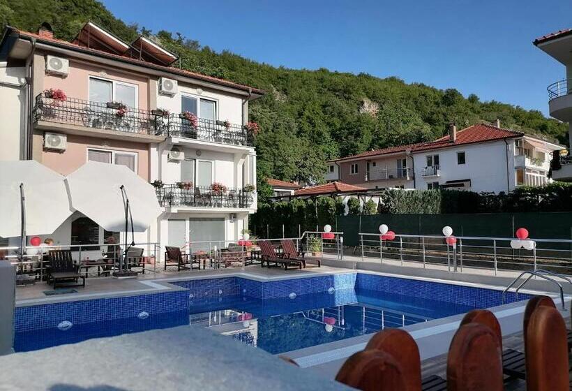 پانسیون Villa Mimi