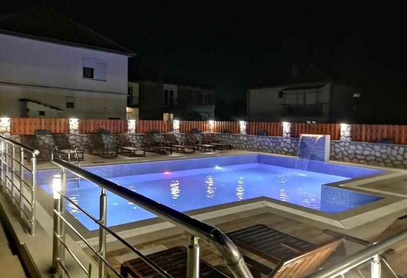 پانسیون Villa Mimi