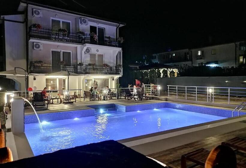 پانسیون Villa Mimi