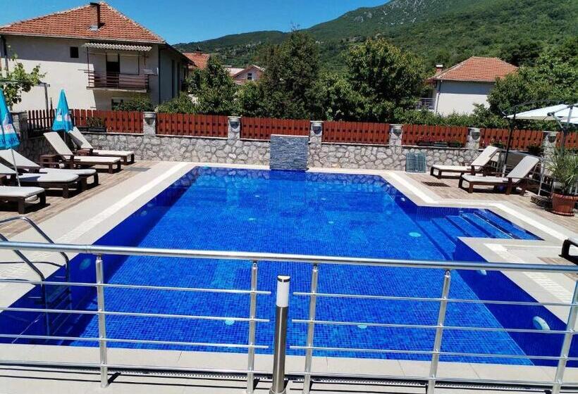 پانسیون Villa Mimi