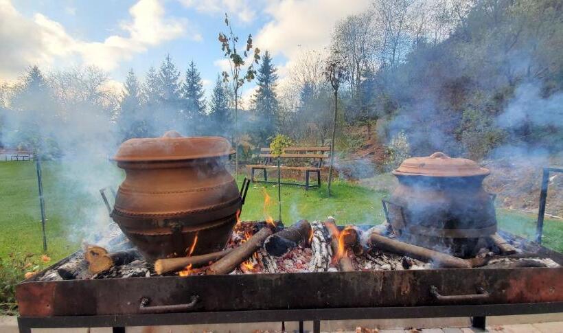 استراحتگاه Cuki Residence