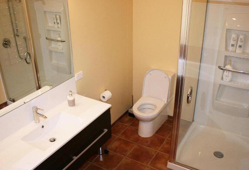 Strathaven Bed And Breakfast