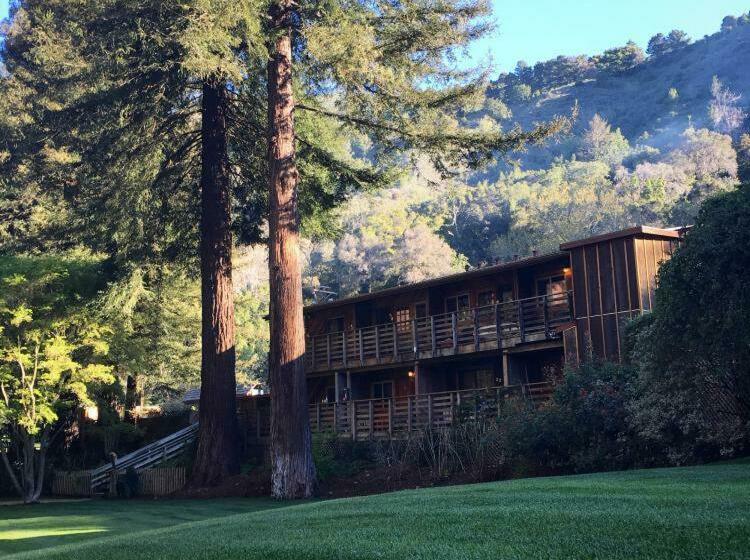 Общежитие Big Sur River Inn