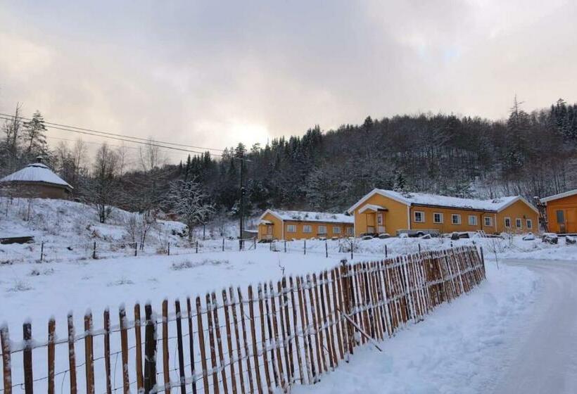 فندق صغير Fosseland Gjestegård