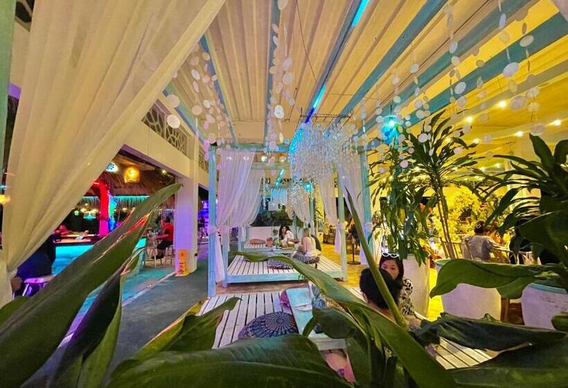 Casa Pilar Beach Resort