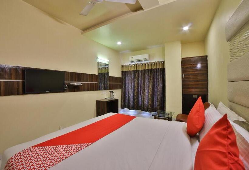 Fabhotel Kalash Residency