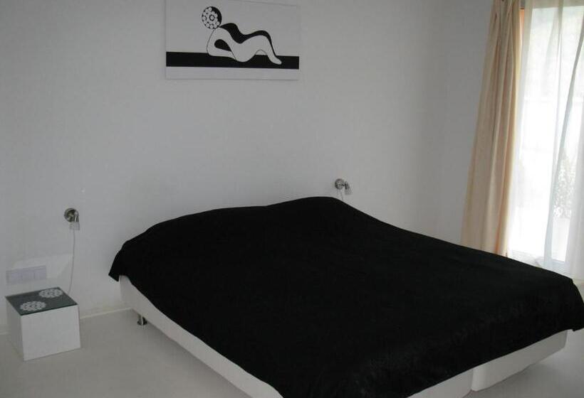 Family Hotel The Body