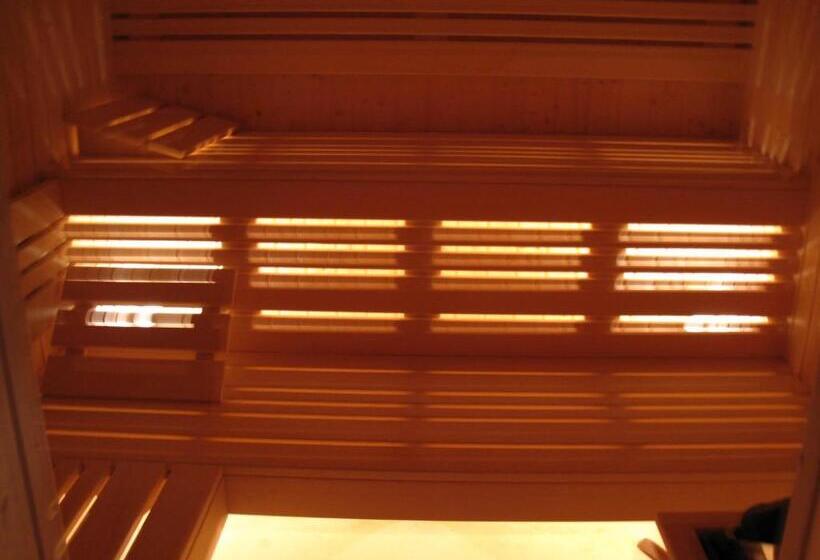 Family Hotel The Body