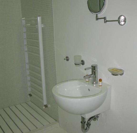 Family Hotel The Body