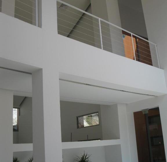 Family Hotel The Body