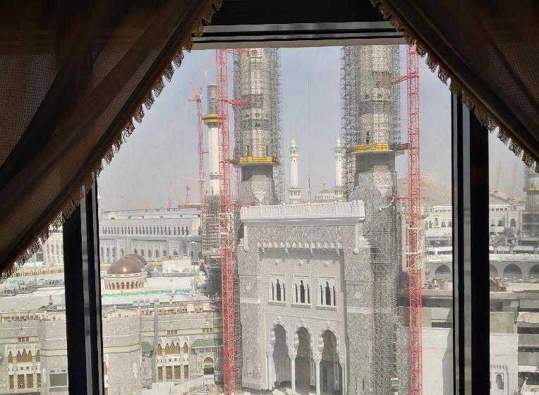 Al Safwah Hotel First Tower 1