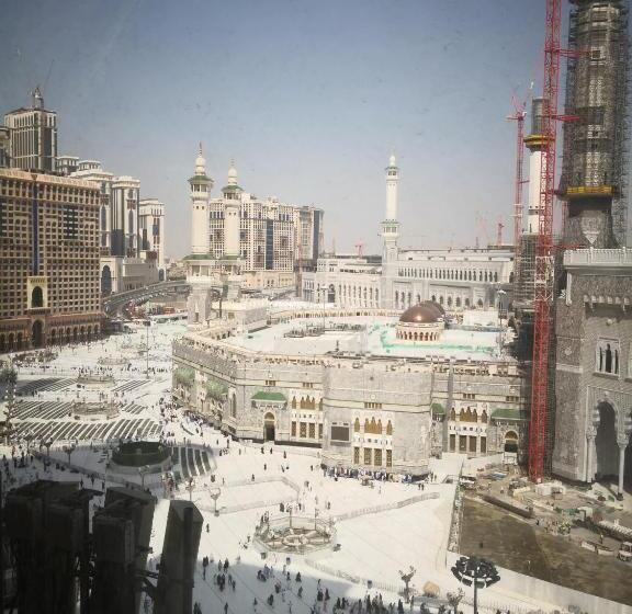 Al Safwah Hotel First Tower 1