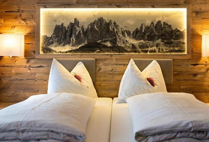 בית מלון כפרי Chalet Dolomites