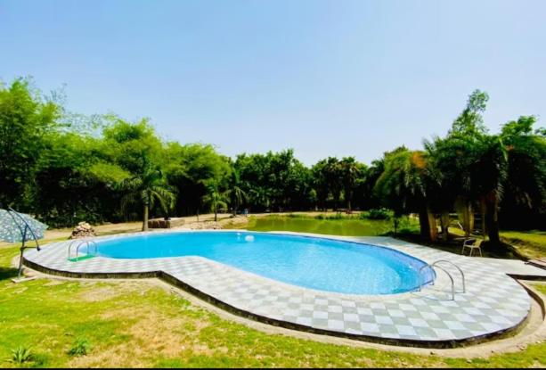 בית מלון כפרי Lohagarh Corbett Resort