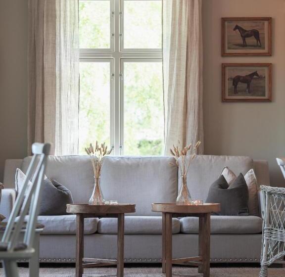 Отель Petrines Gjestgiveri