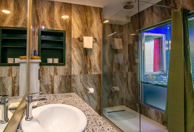 酒店 Phoenicia Blue View