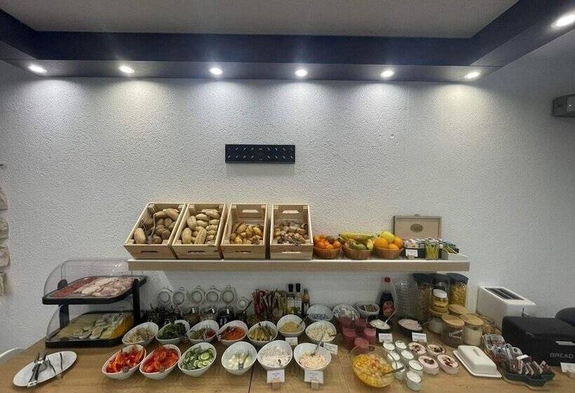 هتل Rooftop City Residence With Deep Garage