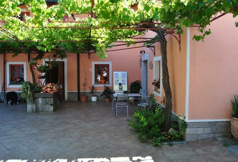 هتل Tourist Farm Dujceva Domacija