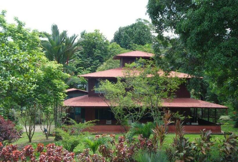 فندق Veragua River House