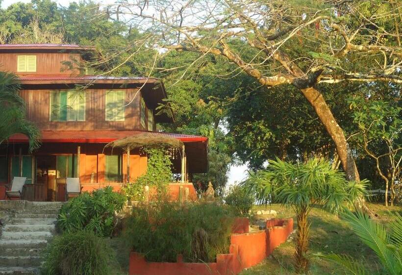 فندق Veragua River House