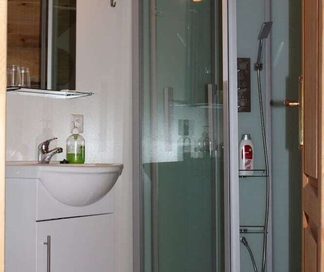 هتل Welcome Lambafell