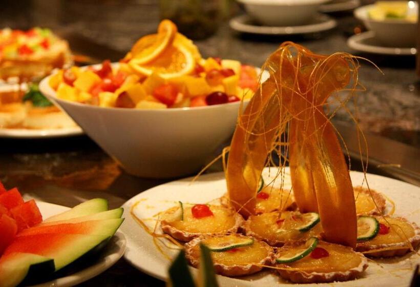 Lake Victoria Serena Golf Resort & Spa